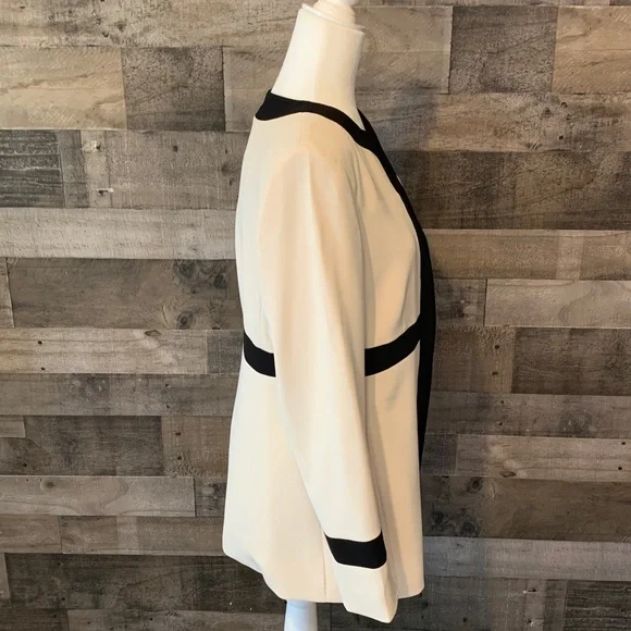 Kasper Open Blazer with black trim Size 8 - Picture 3 of 16